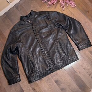 Danier Men Black Leather Bomber Jacket